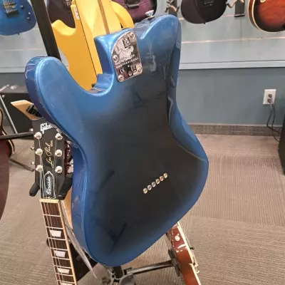 Fender Professional II Tele Deluxe 4